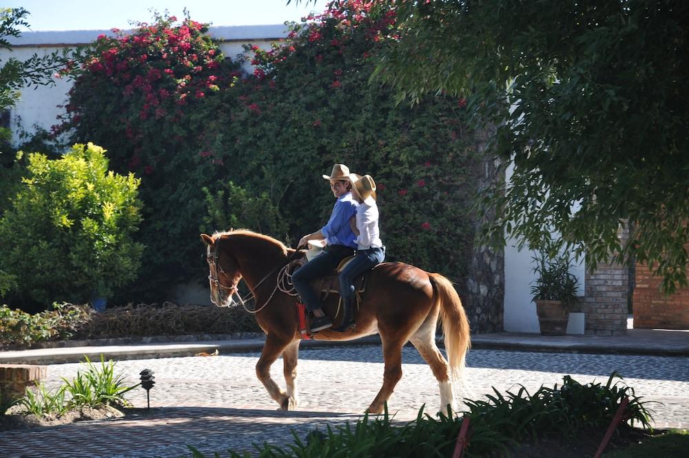Hotel Hacienda Cantalagua Golf Contepec Eksteriør bilde